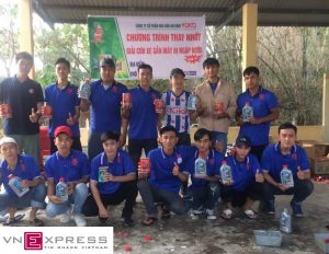 Vnexpress – Thiện nguyện miền Trung cứu hộ xe máy bị ngập lụt